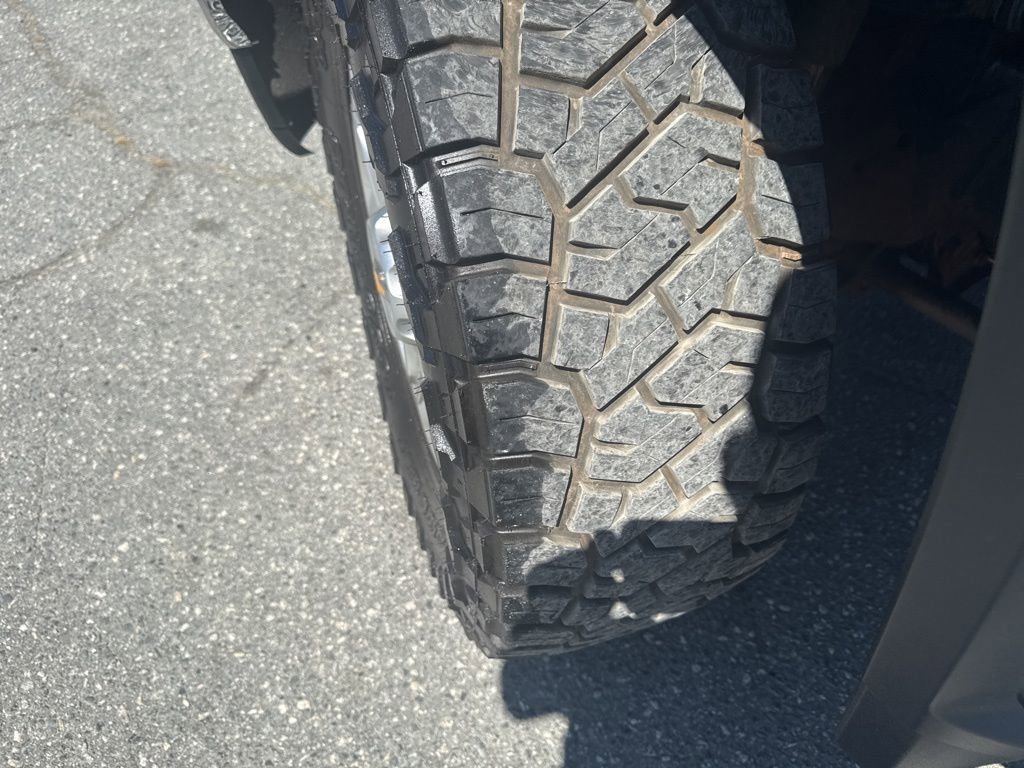 Used 2023 Chevrolet Silverado 2500 LT AWD/4WD image 30