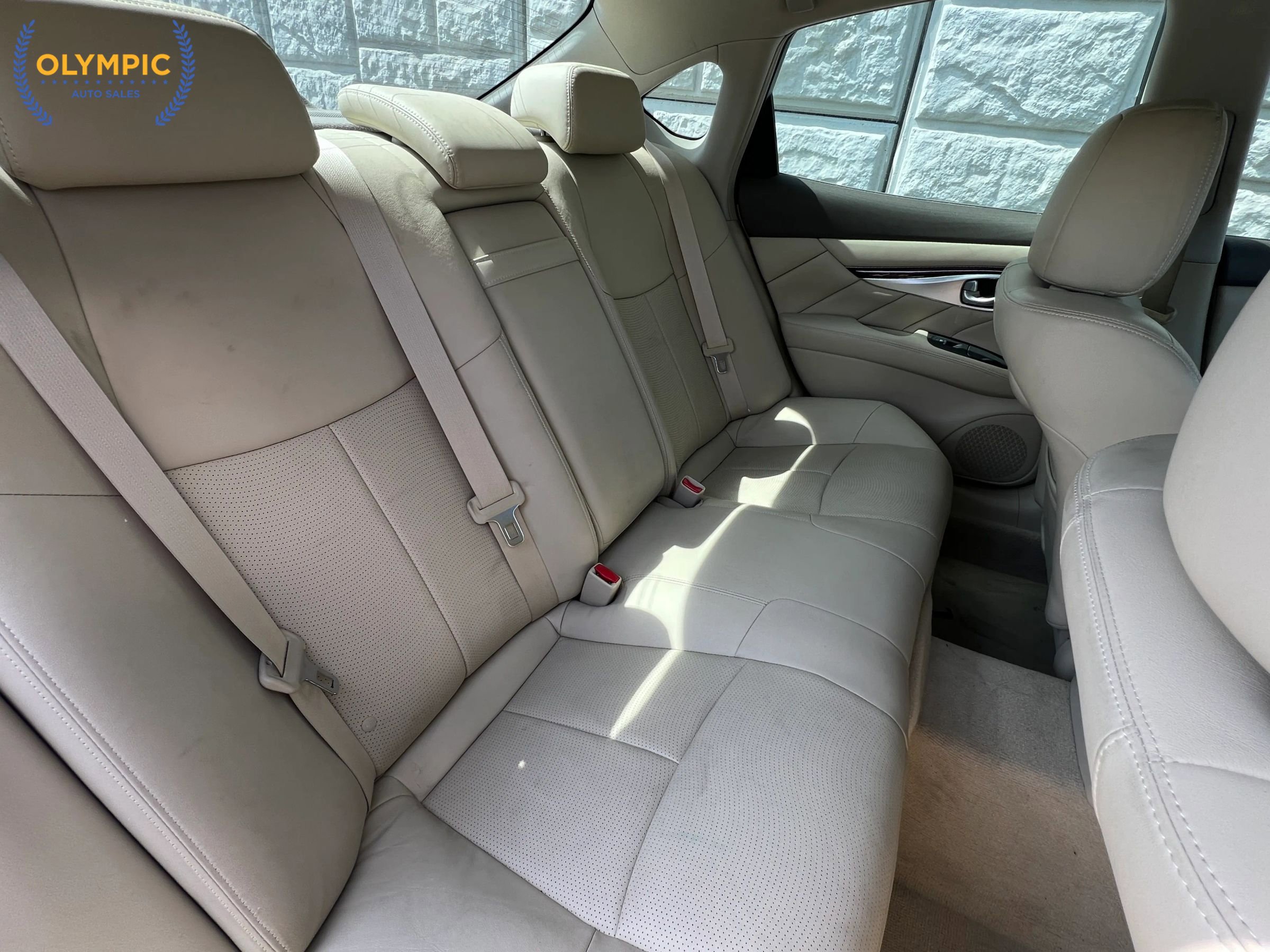 Used 2015 INFINITI Q70 3.7 RWD image 46