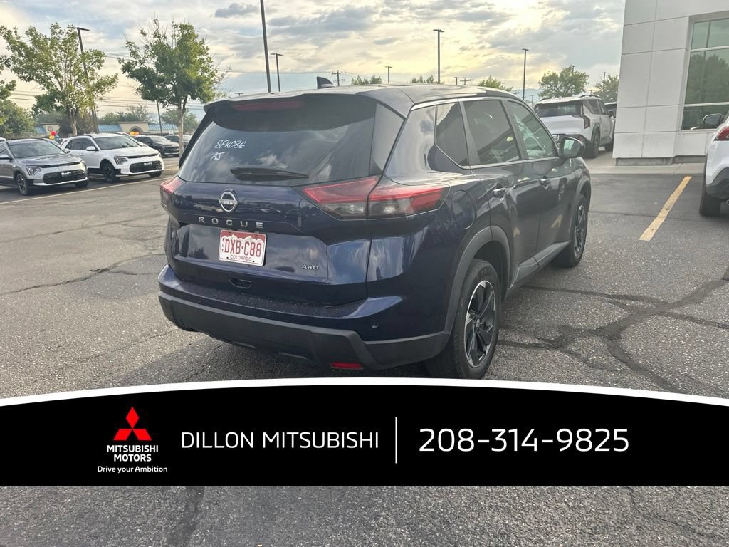 Used 2025 Nissan Rogue SV AWD/4WD image 10