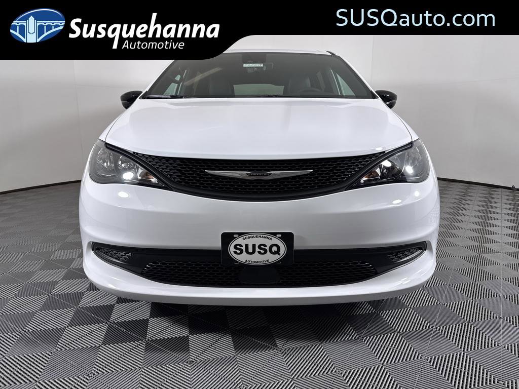 New 2026 Chrysler Voyager LX image 2