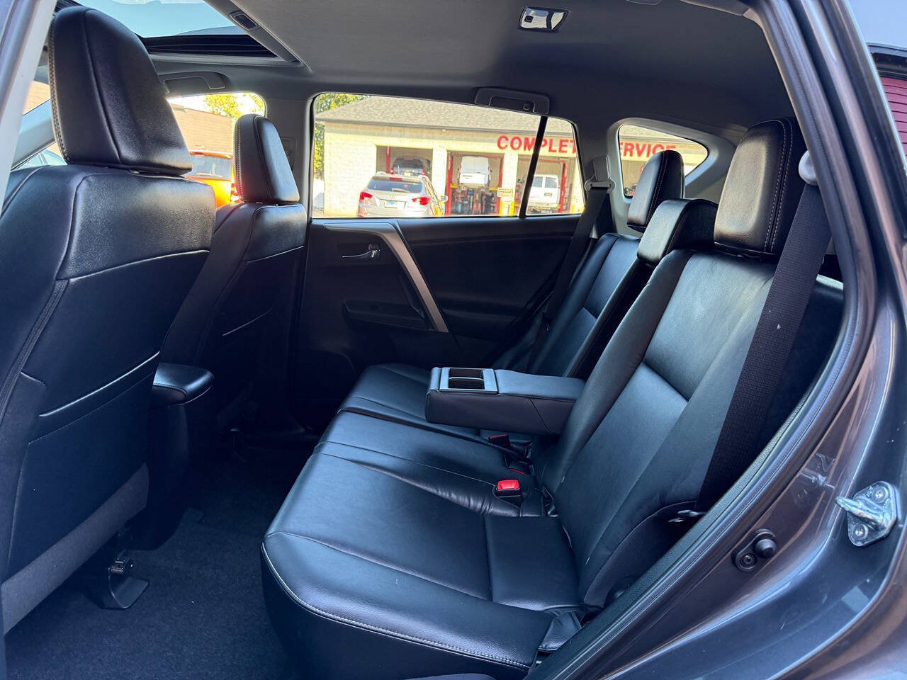 Used 2015 Toyota RAV4 Limited w/ Technology Package AWD/4WD image 20