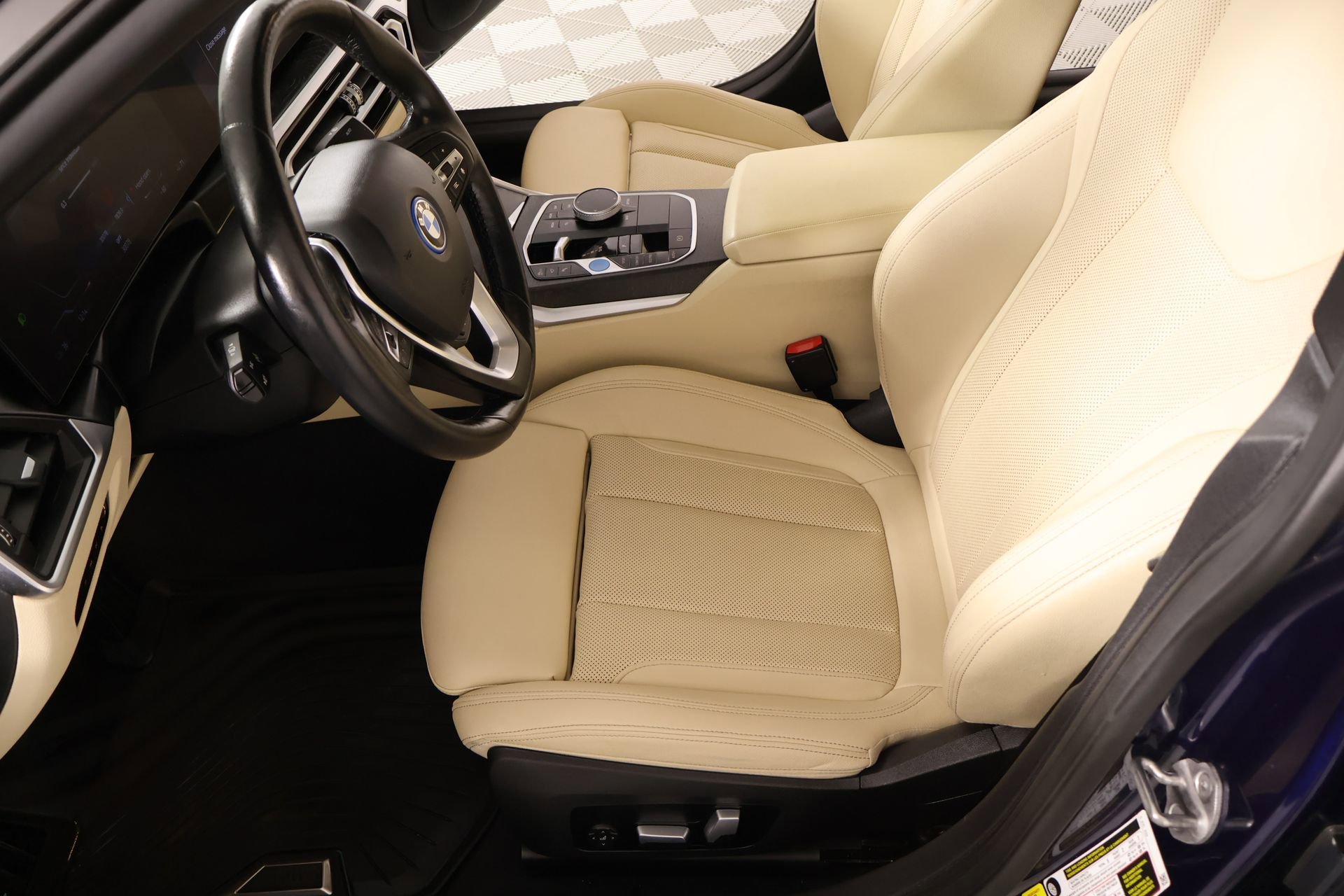 Used 2023 BMW i4 eDrive35 w/ Premium Package RWD image 12
