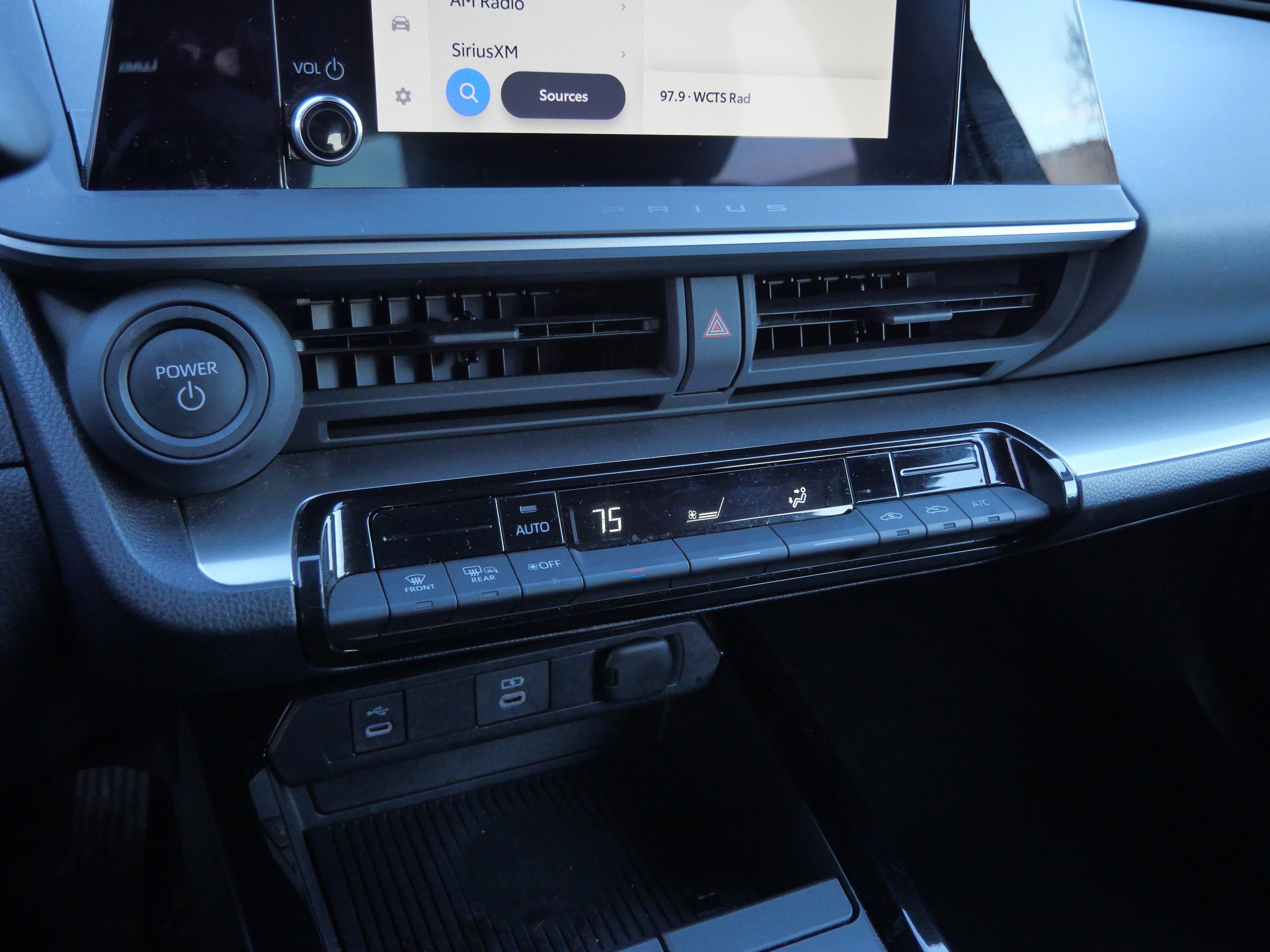 Used 2025 Toyota Prius image 24