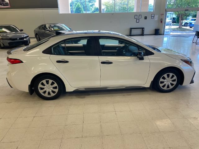 Used 2021 Toyota Corolla SE w/ SE Premium Package FWD image 7