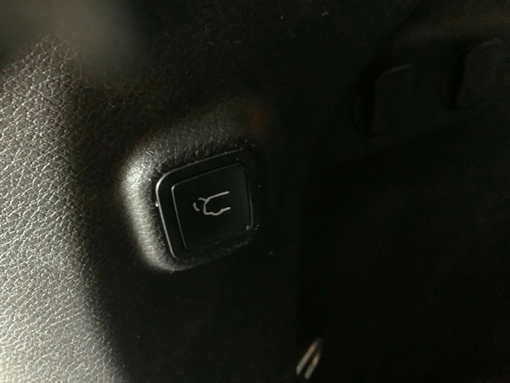 Certified 2019 Jeep Cherokee Limited AWD/4WD image 16