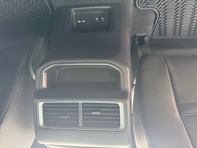 Used 2024 Volkswagen Atlas Cross Sport SE image 20