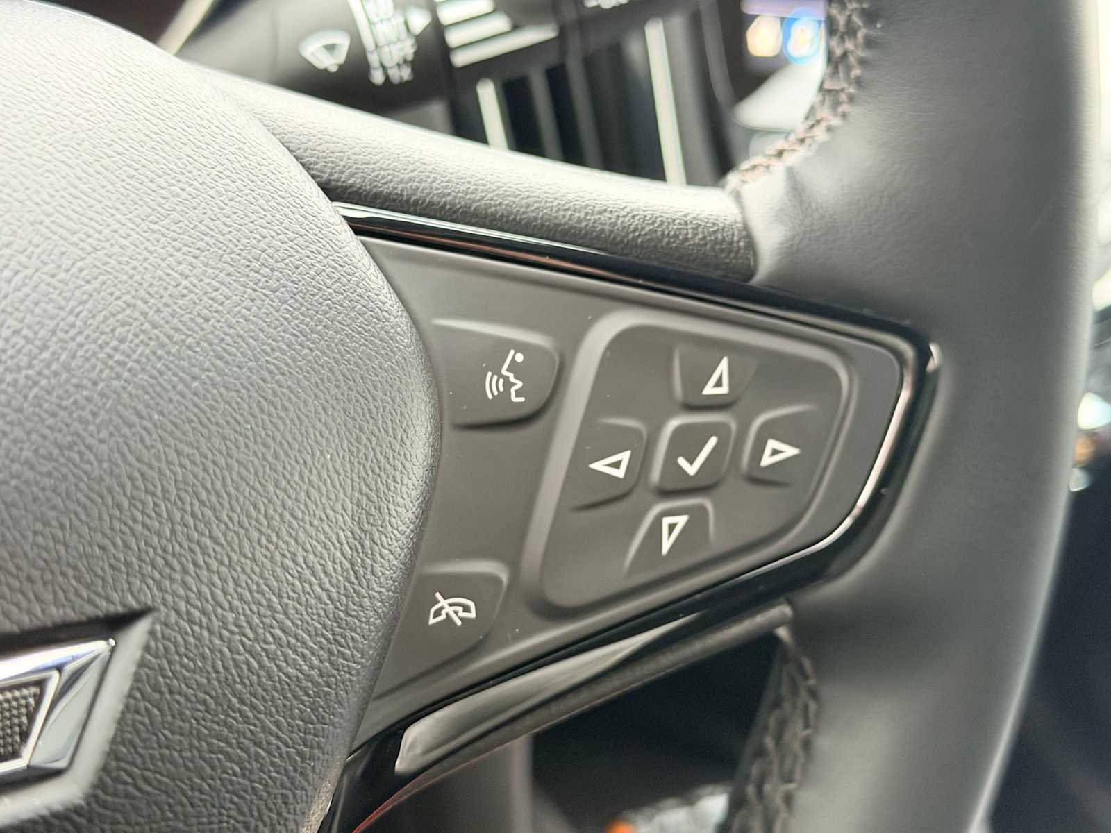 Used 2024 Chevrolet Equinox Premier image 26