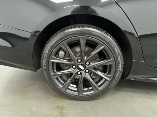 Used 2021 Cadillac CT4 Sport w/ Driver Awareness Plus Package AWD/4WD image 18