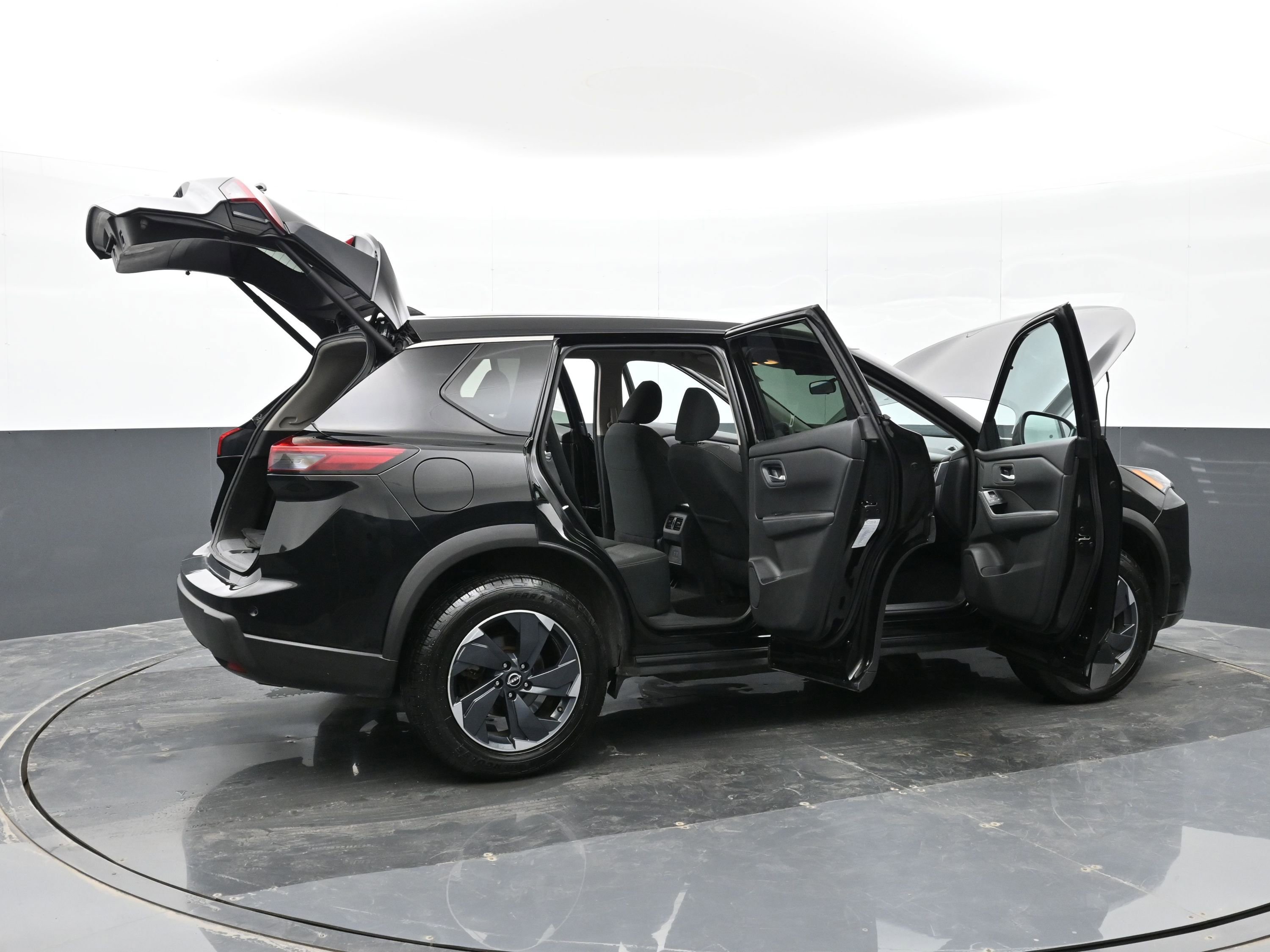 Used 2024 Nissan Rogue SV image 46