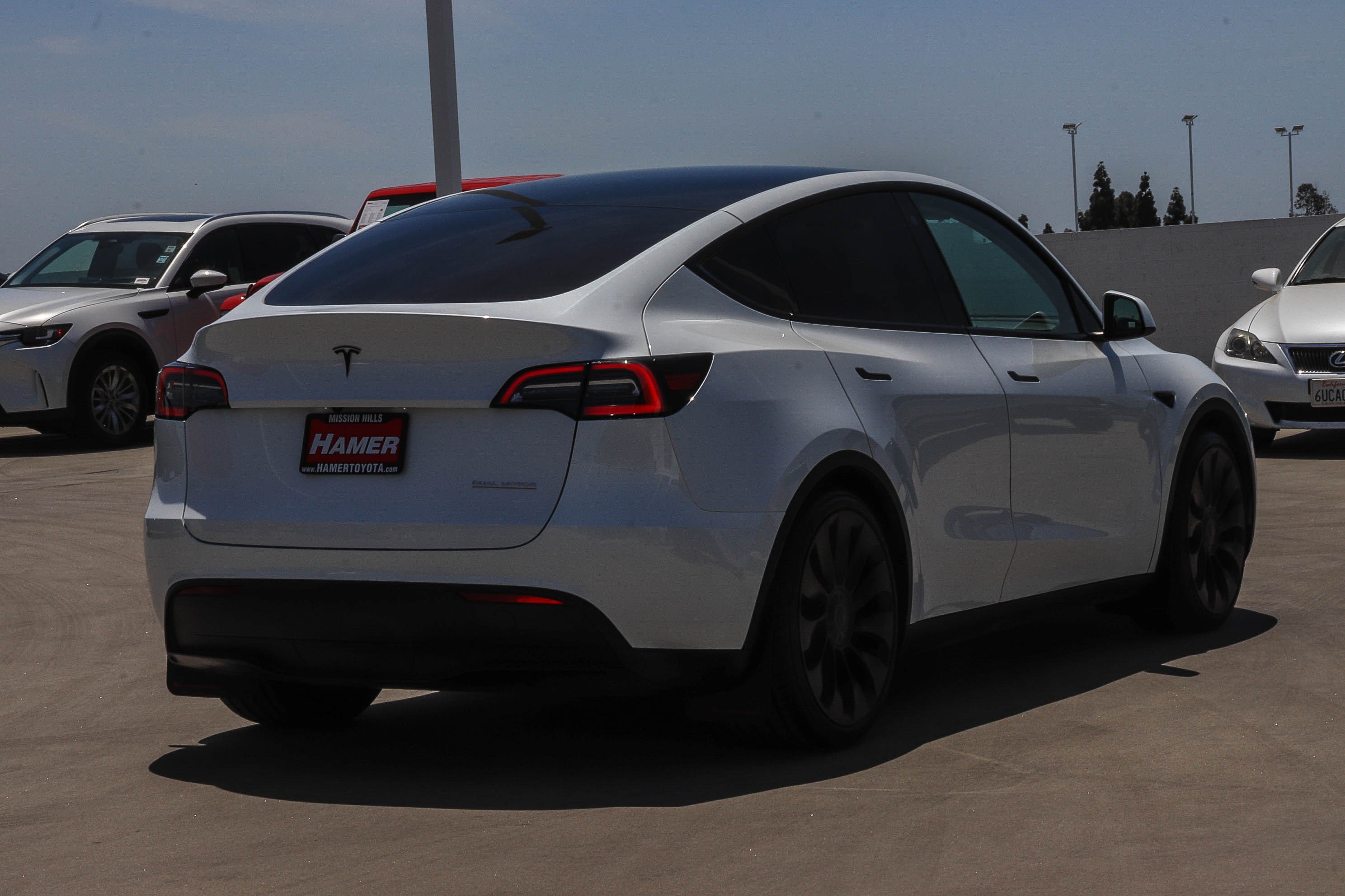 Used 2023 Tesla Model Y Performance AWD/4WD image 2