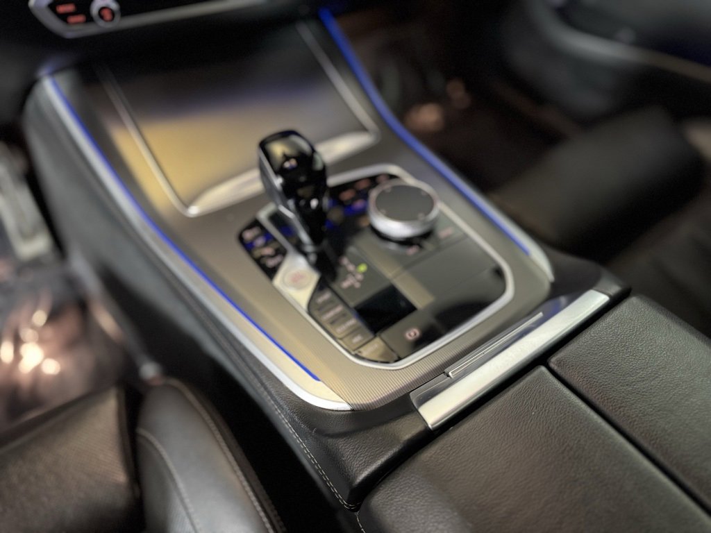 Used 2022 BMW X5 M50i w/ Premium Package image 19