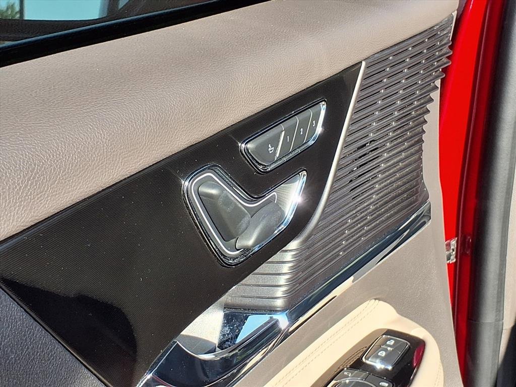 Used 2022 Lincoln Corsair AWD w/ Premium Package image 4