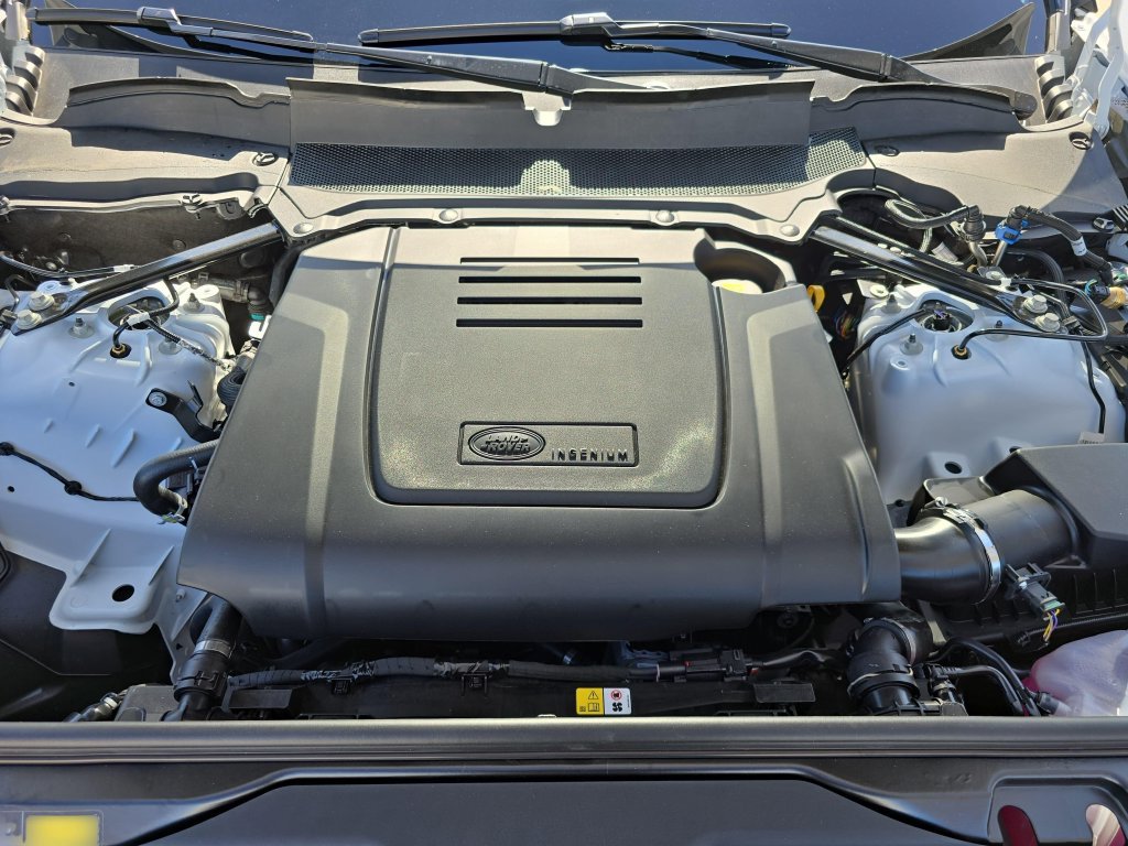 New 2026 Land Rover Discovery S AWD/4WD image 33