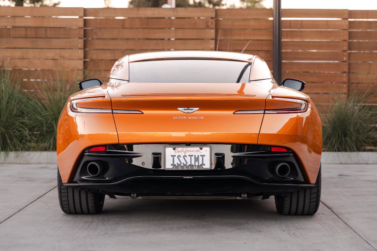 Used 2018 Aston Martin DB11 Coupe image 9