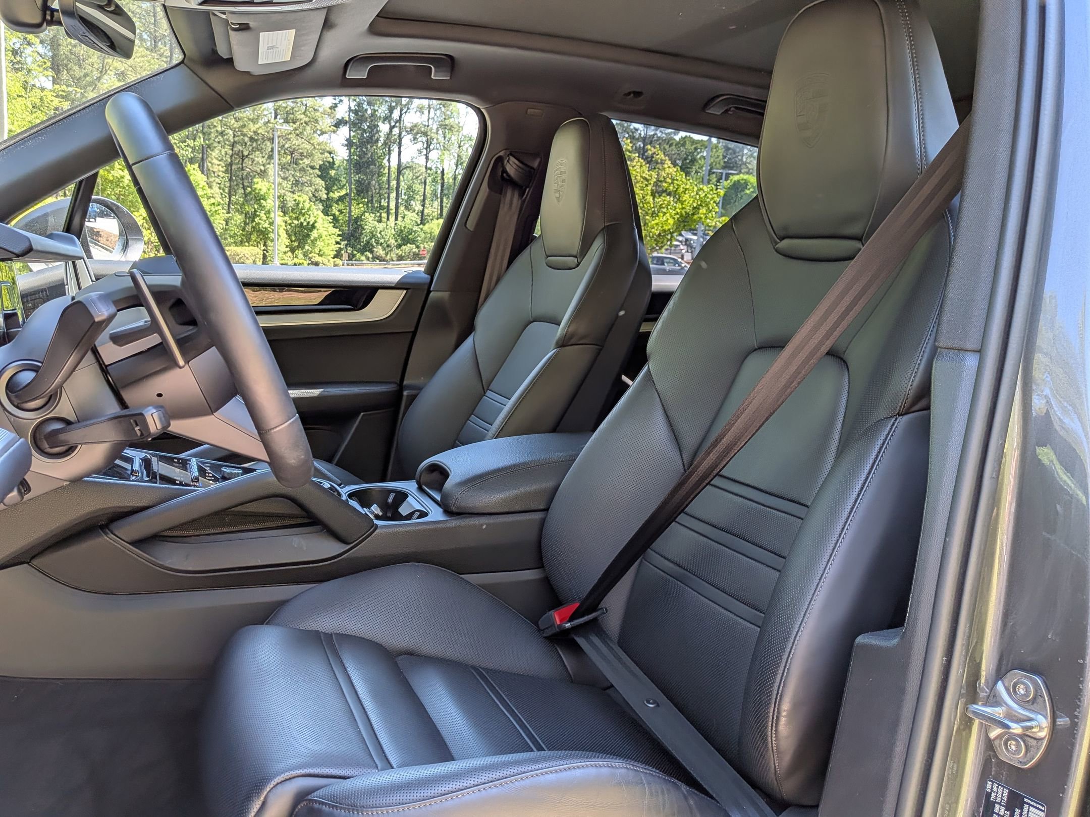 Used 2025 Porsche Cayenne AWD/4WD image 5