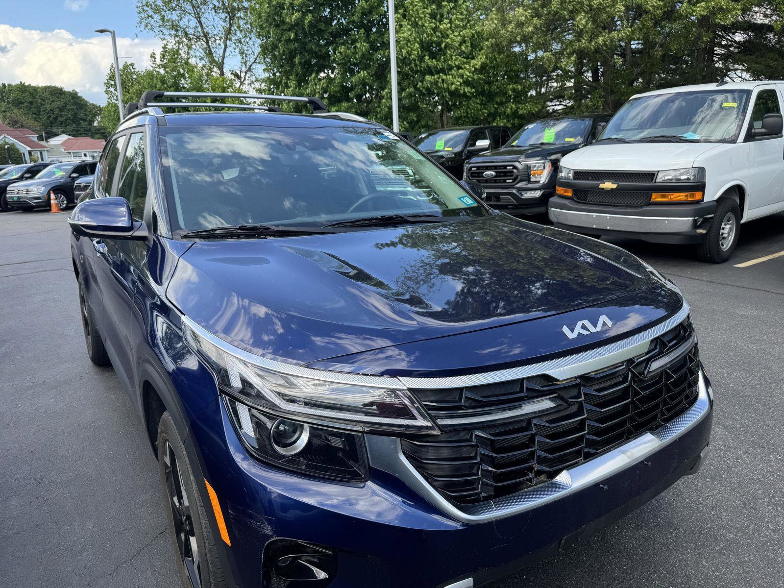 Used 2024 Kia Seltos EX AWD/4WD image 1