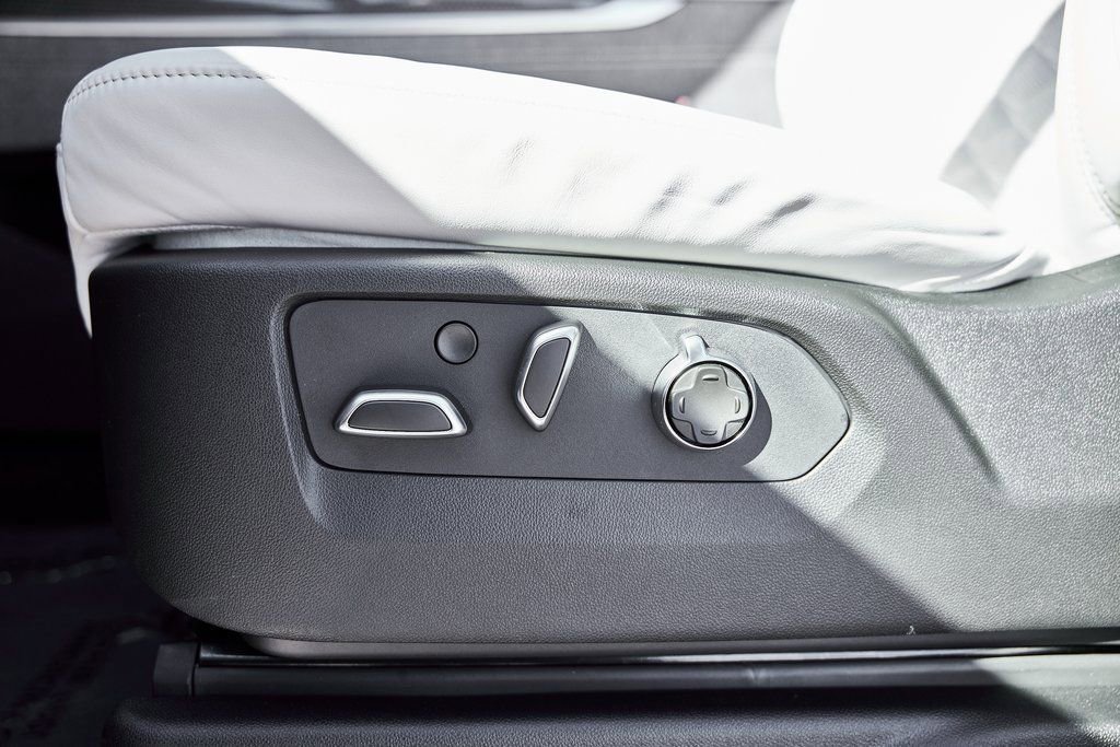 Used 2026 Cadillac Escalade V image 43