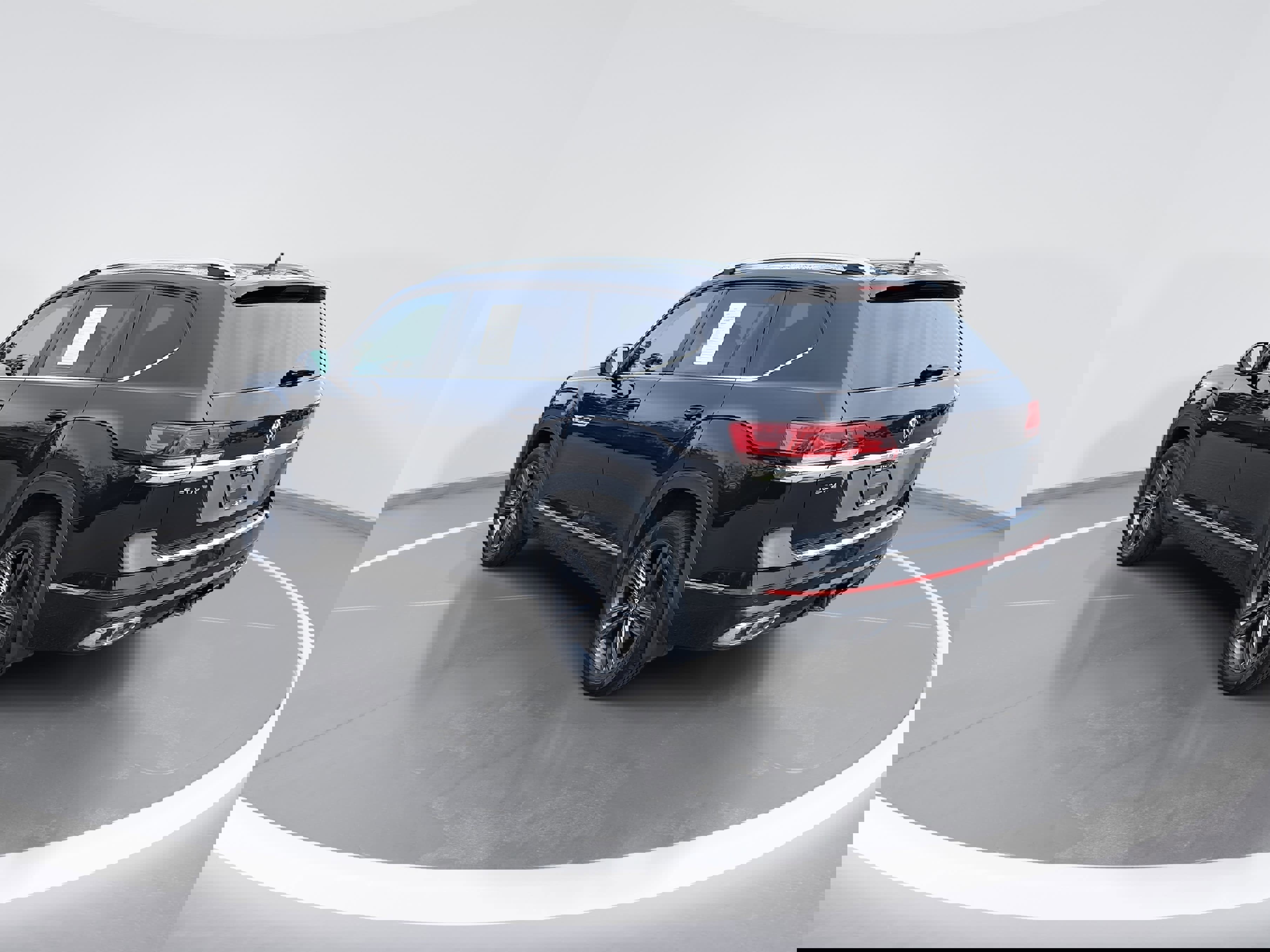 Used 2022 Volkswagen Atlas SEL R-Line image 5