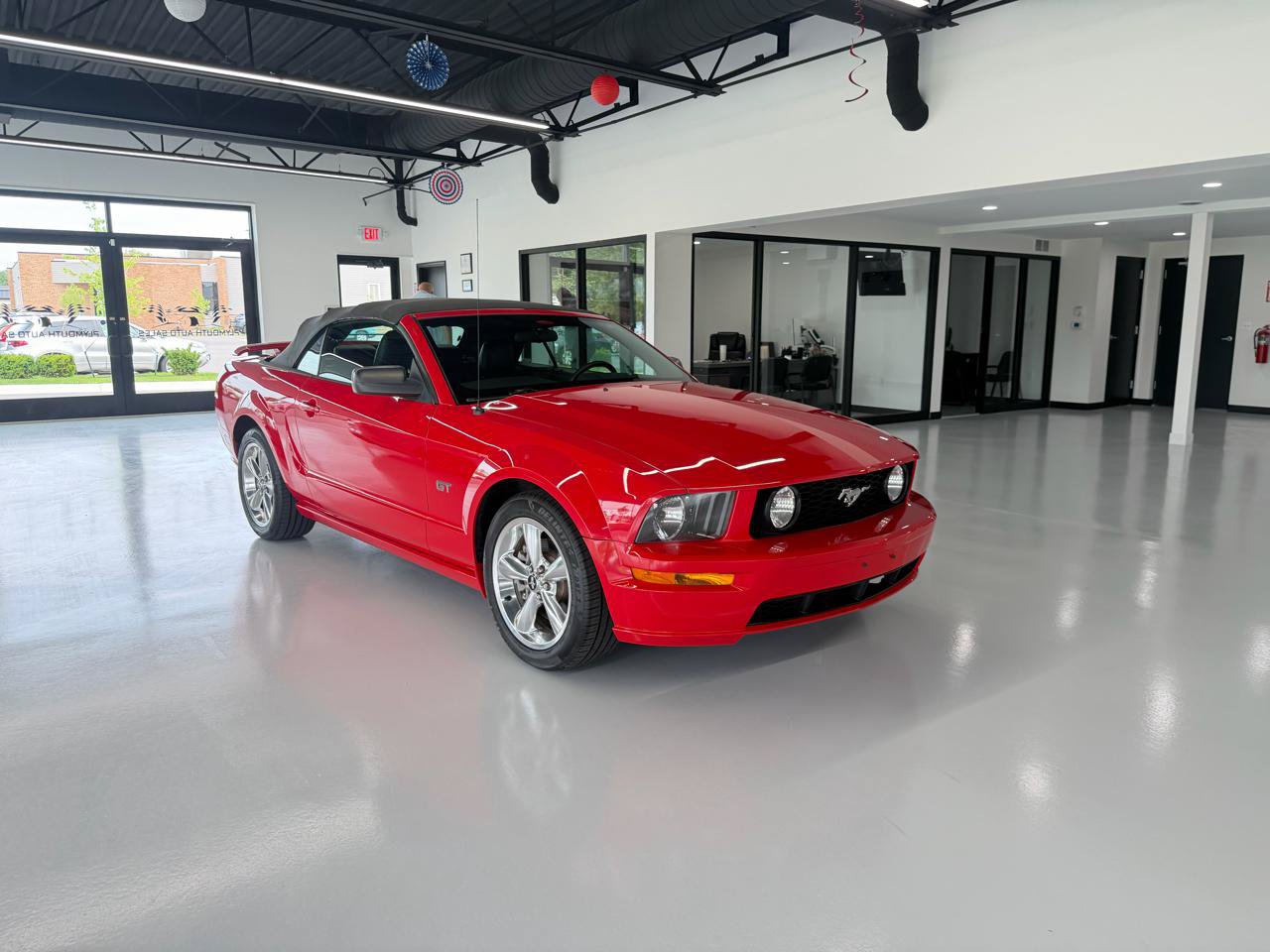 Used 2006 Ford Mustang GT RWD image 3