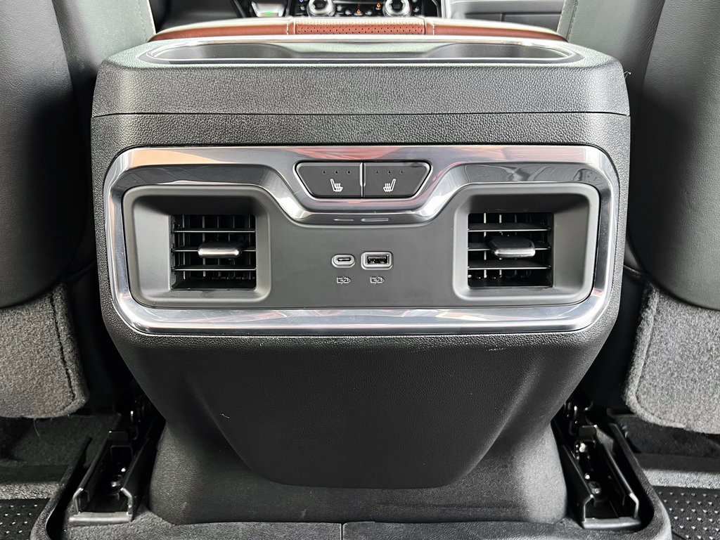 Used 2025 GMC Sierra 3500 Denali Ultimate image 28
