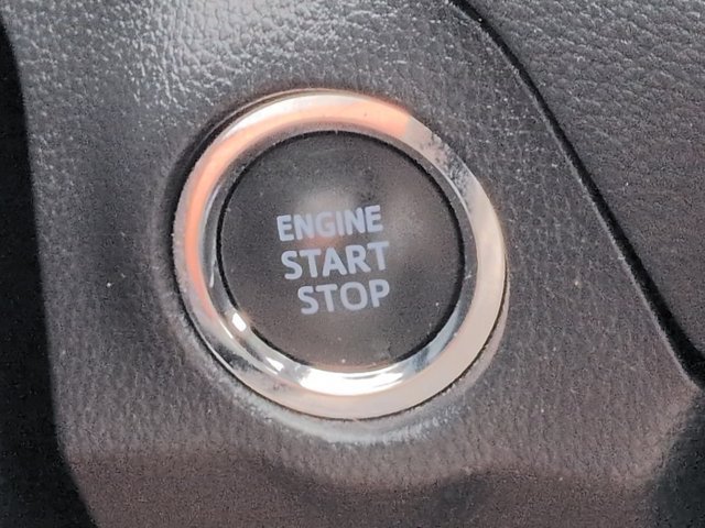 Used 2025 Toyota RAV4 XLE FWD image 28