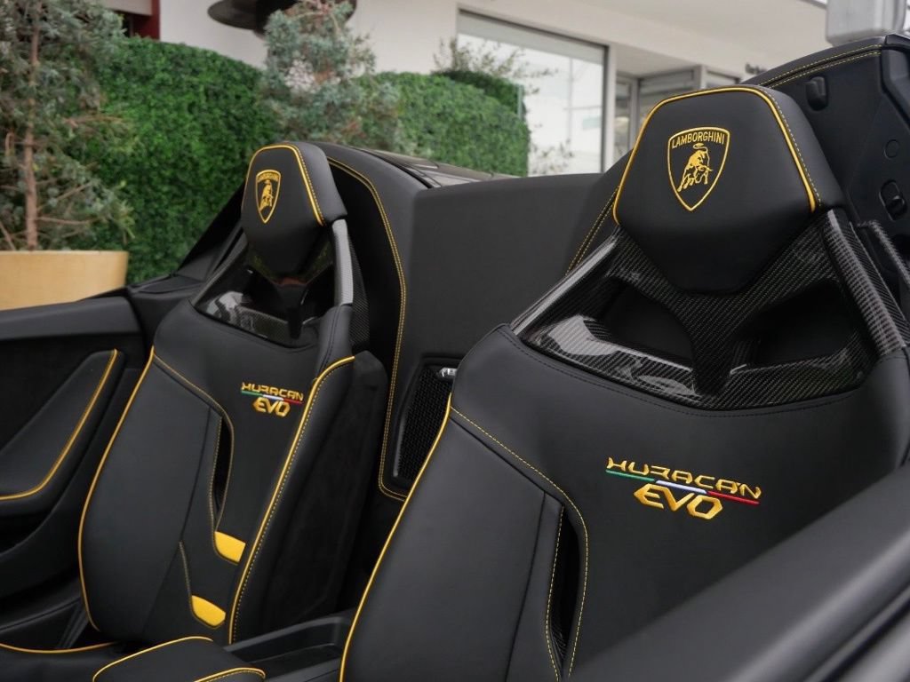 Used 2024 Lamborghini Huracan EVO AWD/4WD image 19