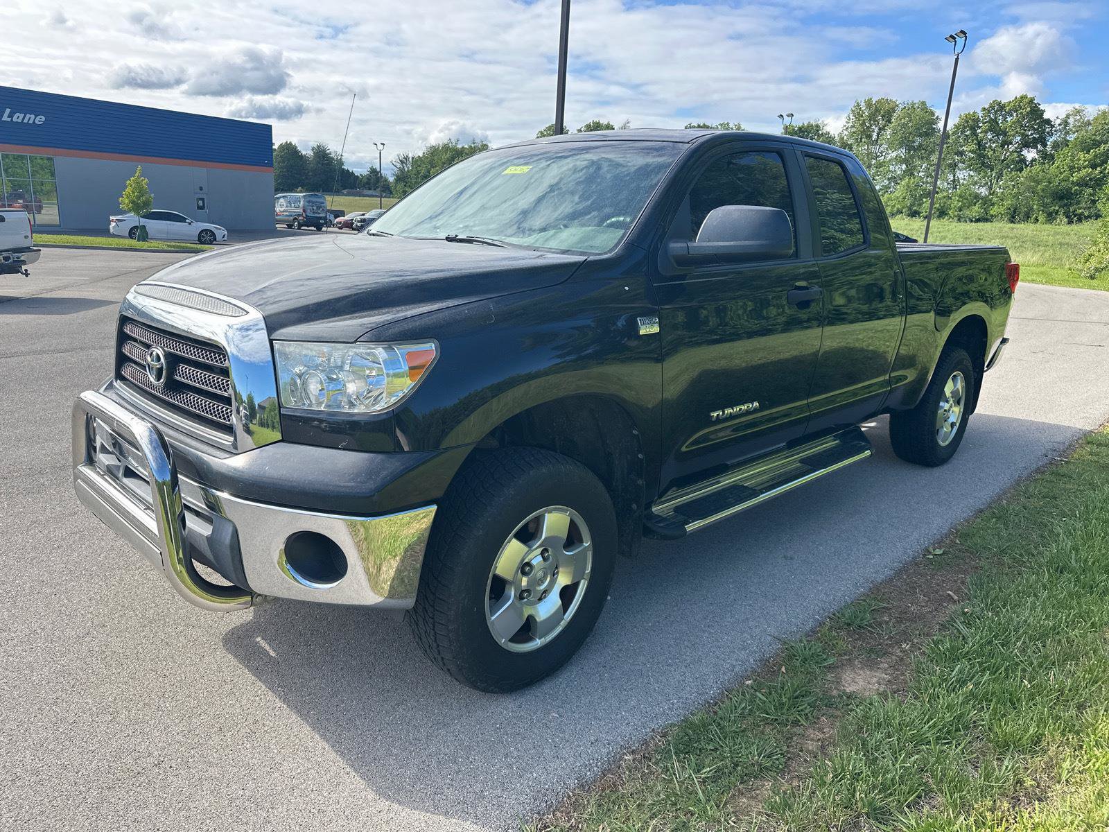 Used 2008 Toyota Tundra 4x4 Double Cab w/ Tow Pkg image 3