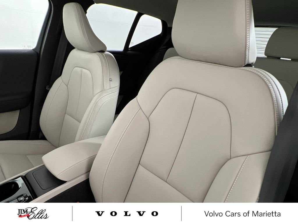 New 2026 Volvo XC40 B5 Ultra w/ Climate Package image 13
