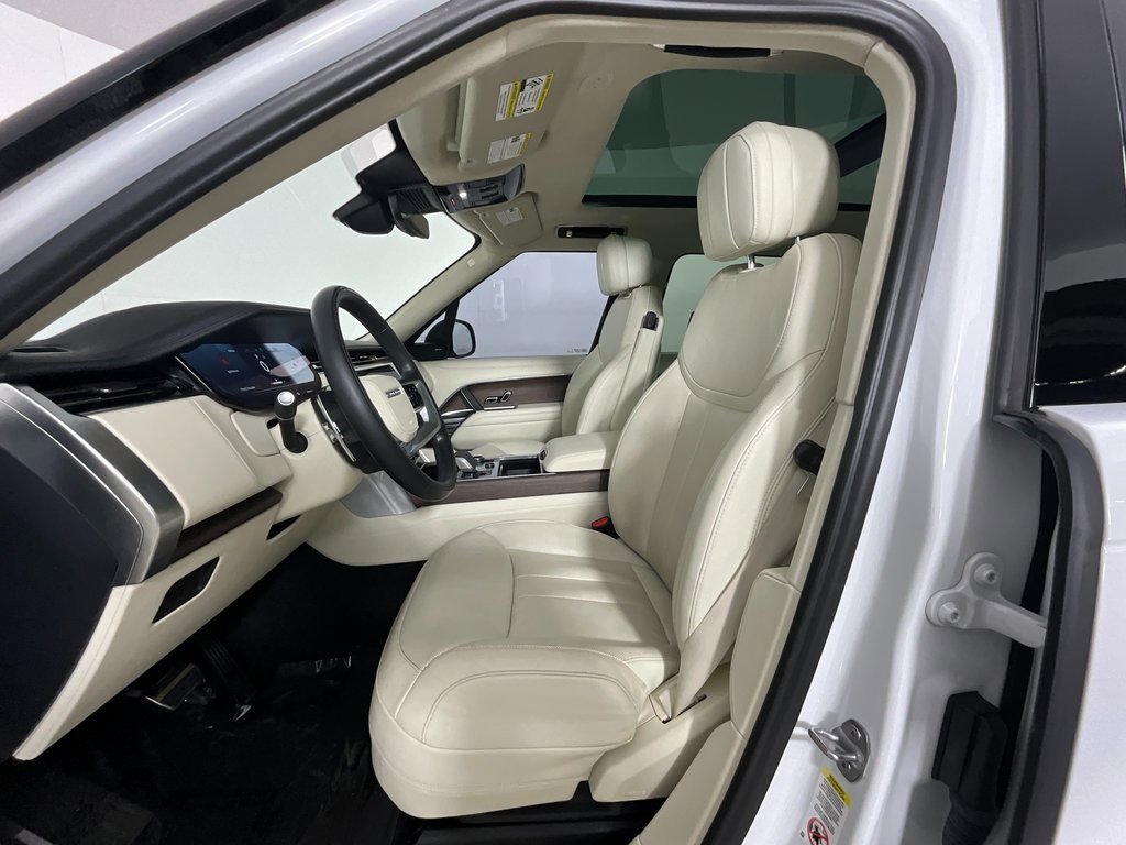 Certified 2023 Land Rover Range Rover SE image 16