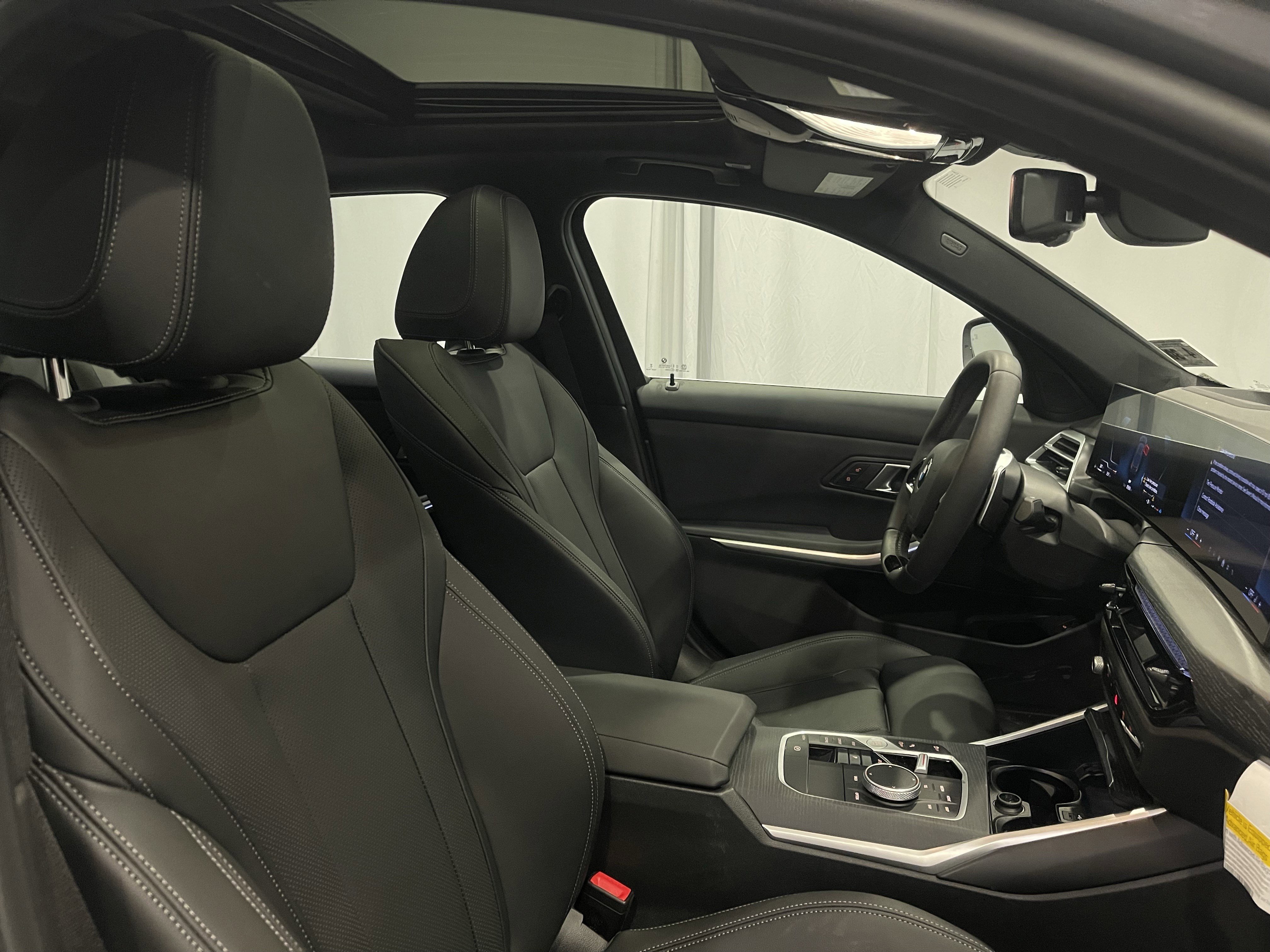 Used 2025 BMW 330i xDrive Sedan w/ M Sport Package image 15