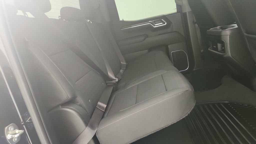 Used 2024 Chevrolet Silverado 1500 LT RWD image 32