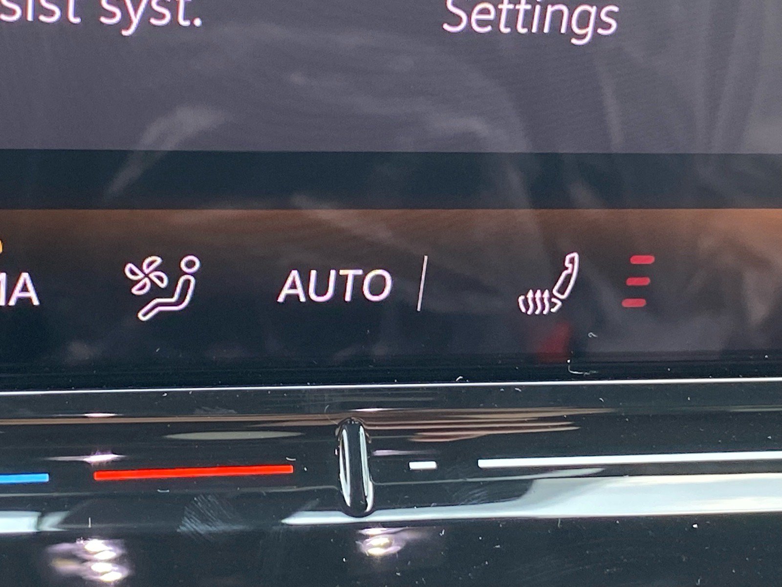 New 2026 Volkswagen Tiguan SE R-Line AWD/4WD image 9