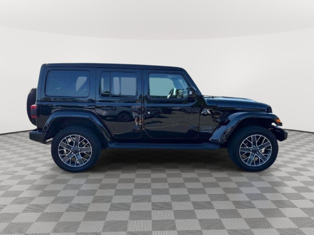 Used 2024 Jeep Wrangler High Altitude AWD/4WD image 10
