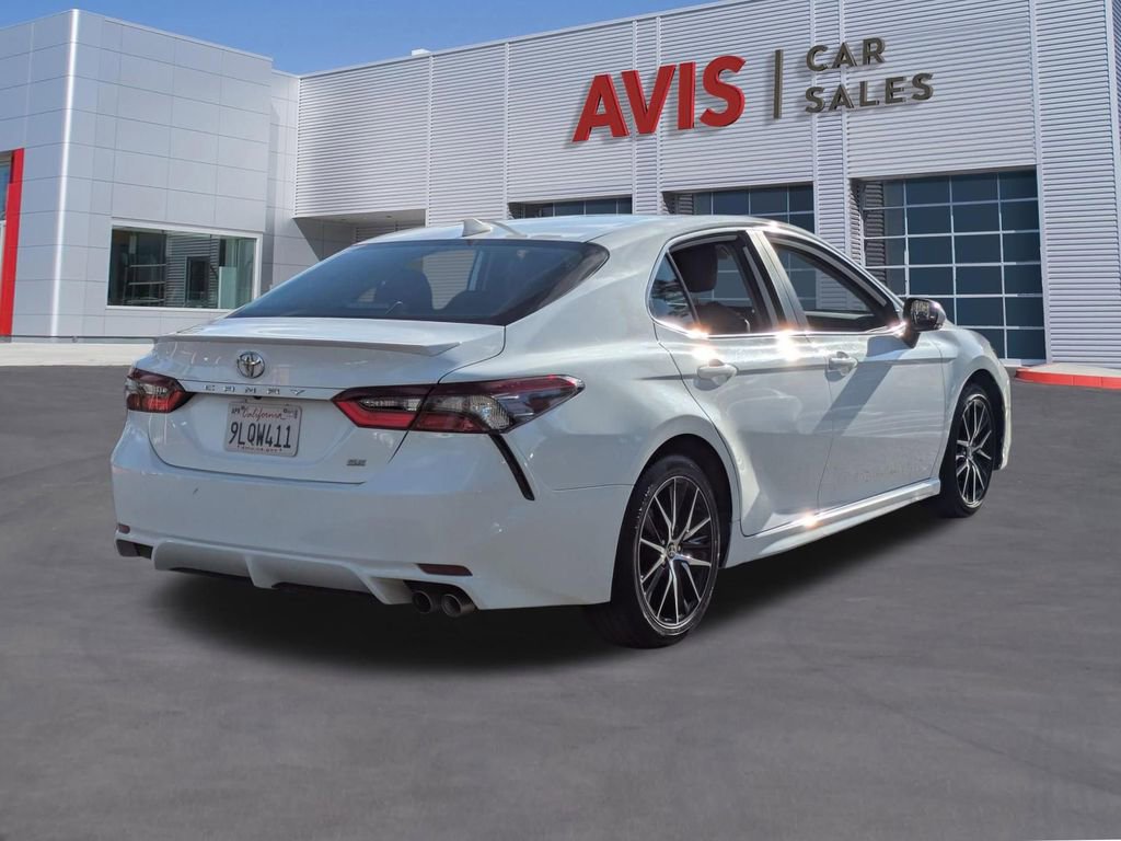 Used 2024 Toyota Camry SE image 6
