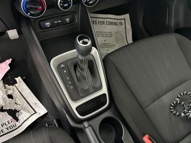 Used 2025 Hyundai Venue SE image 20