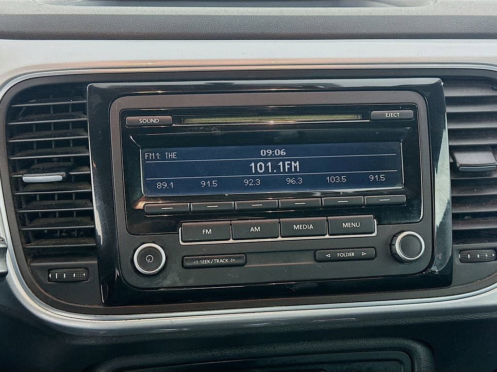 Used 2013 Volkswagen Beetle 2.5 image 13