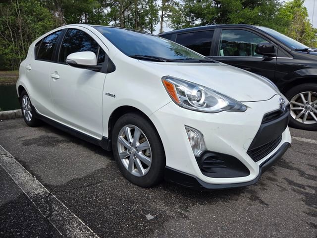 Used 2017 Toyota Prius C Three image 2