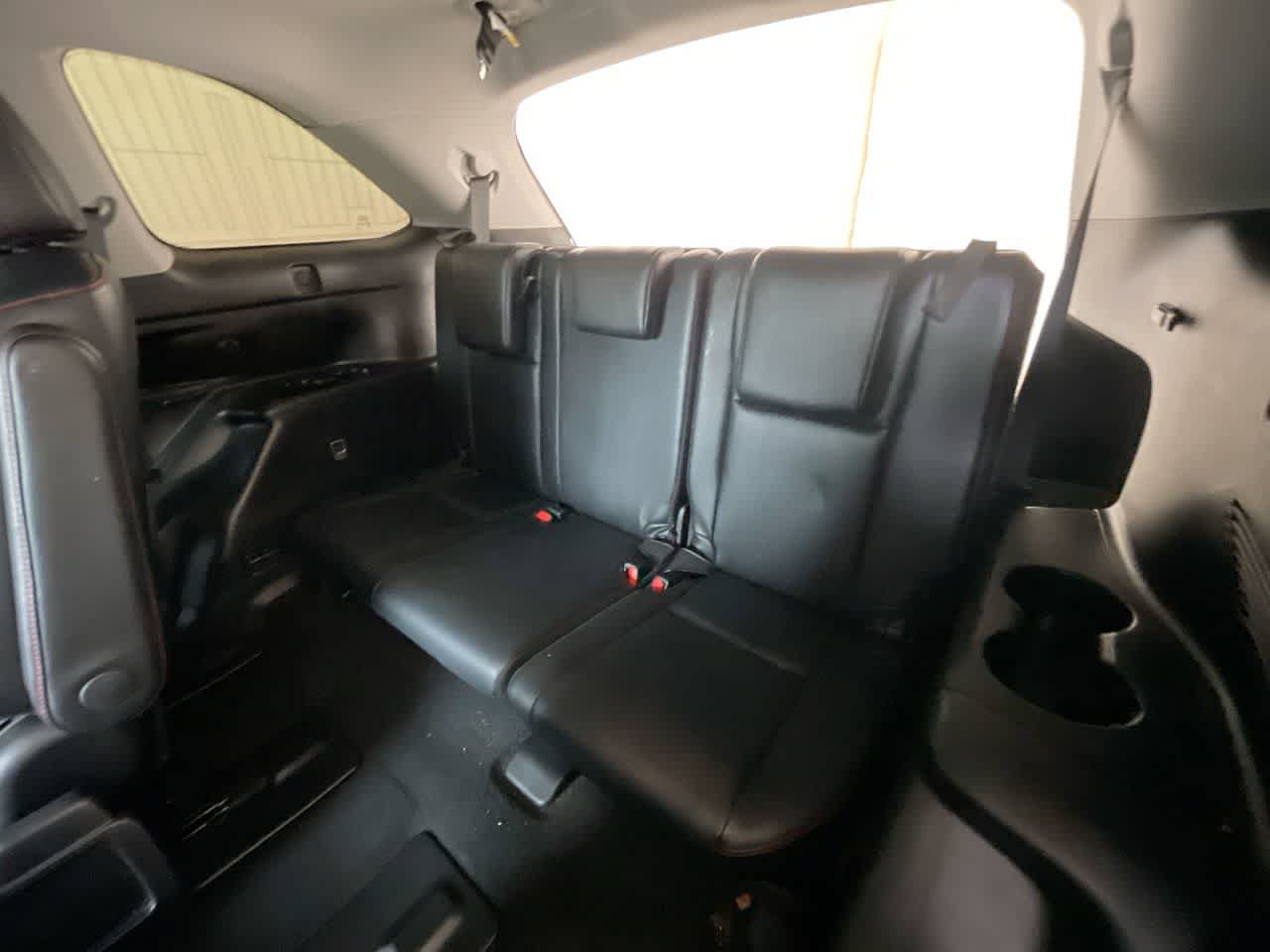 Used 2019 Toyota Highlander SE w/ Carpet Mat Package (TMS) AWD/4WD image 24