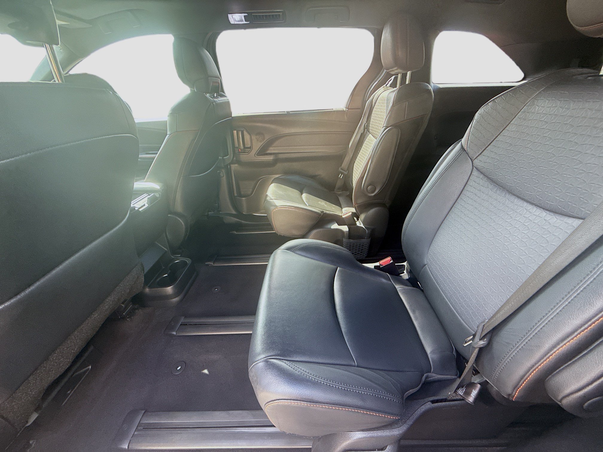 Used 2022 Toyota Sienna XSE FWD image 24