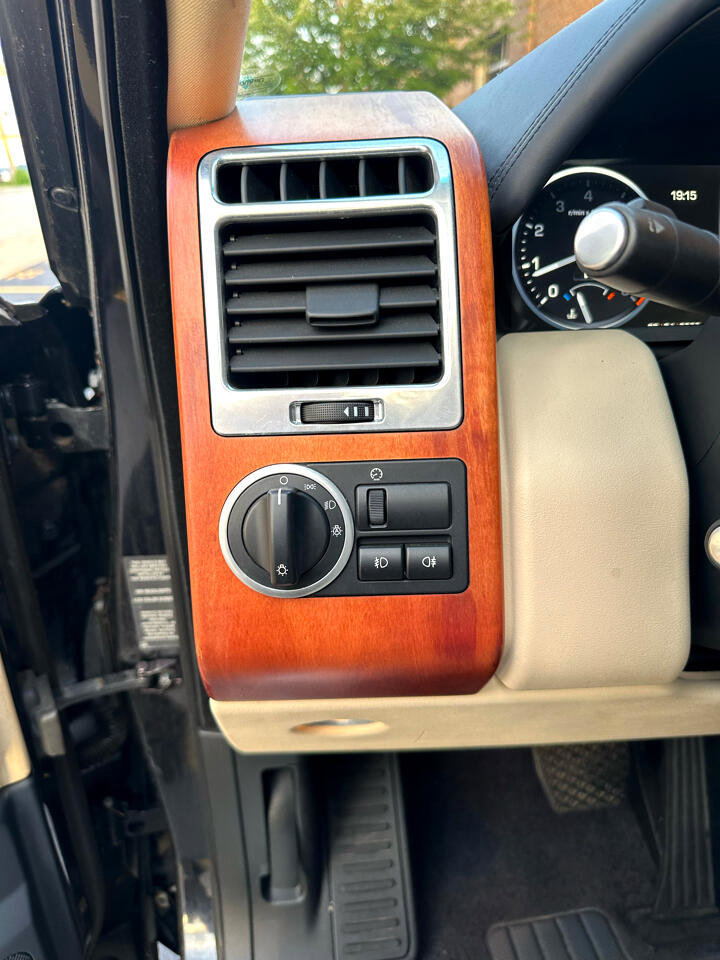 Used 2010 Land Rover Range Rover HSE LUX image 15