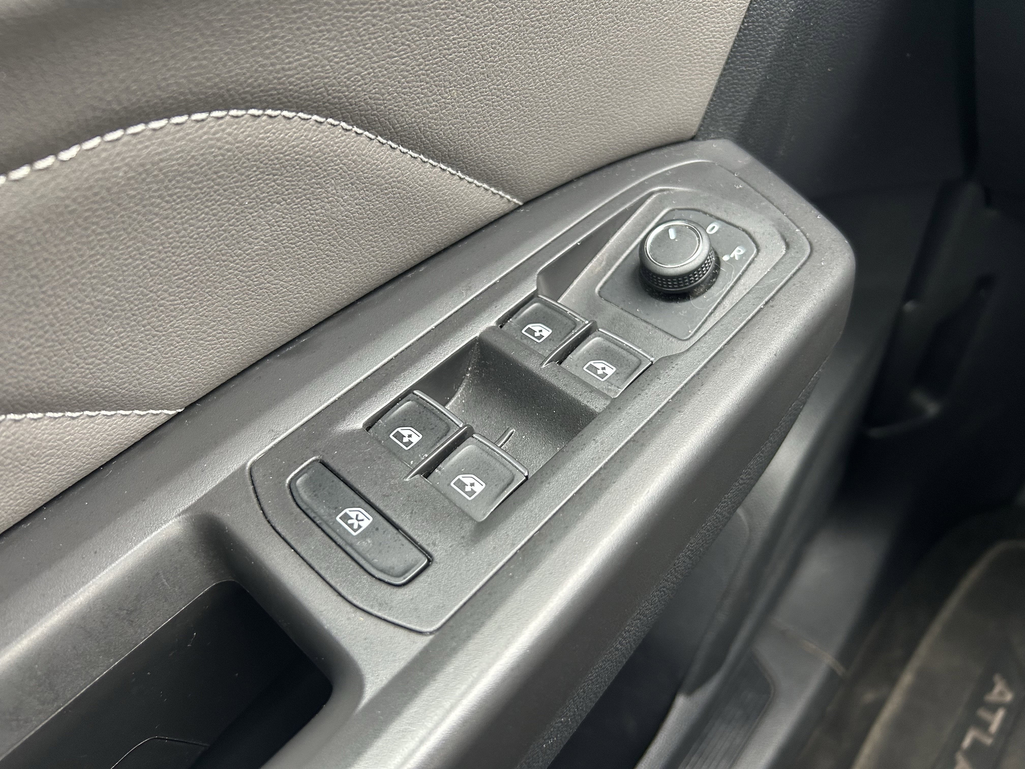 Certified 2023 Volkswagen Atlas SE image 19