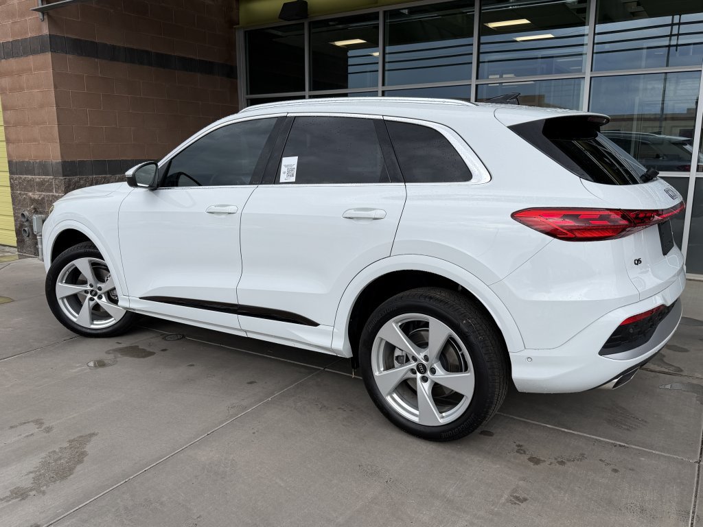 Used 2025 Audi Q5 Premium Plus w/ Premium Plus AWD/4WD image 5