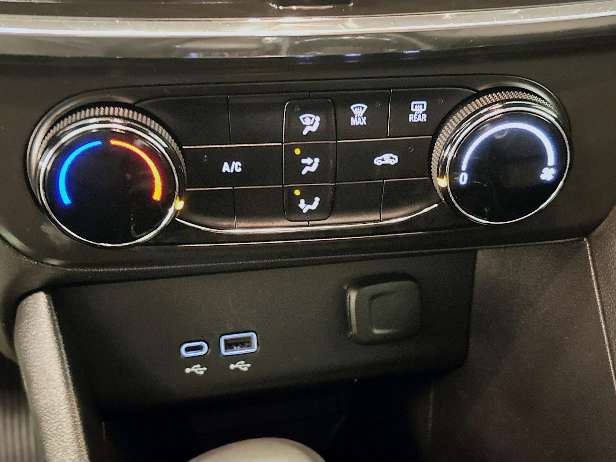 Used 2025 Buick Encore GX Preferred image 24