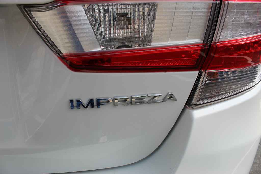 Used 2021 Subaru Impreza 2.0i image 9