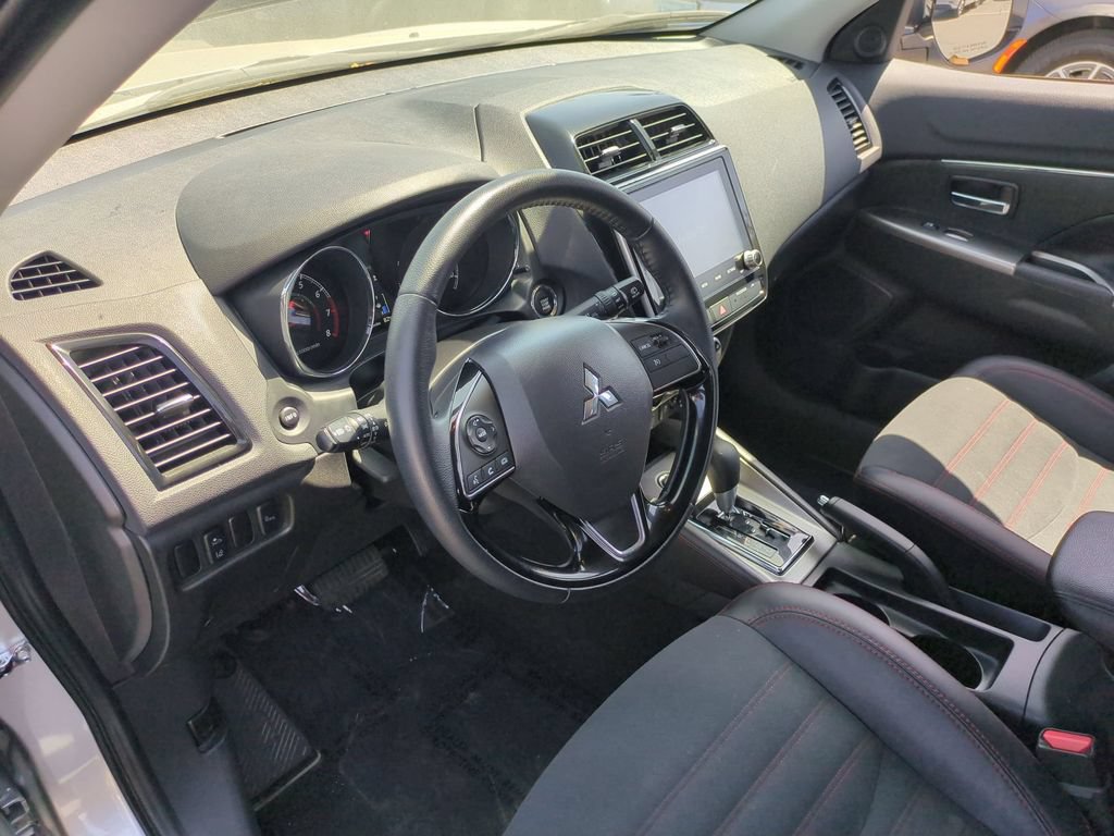 Used 2025 Mitsubishi Outlander Sport SE AWD/4WD image 15
