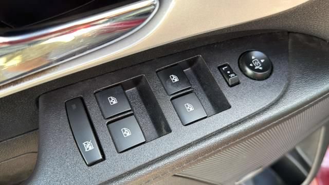 Certified 2017 Chevrolet Equinox LT FWD image 24