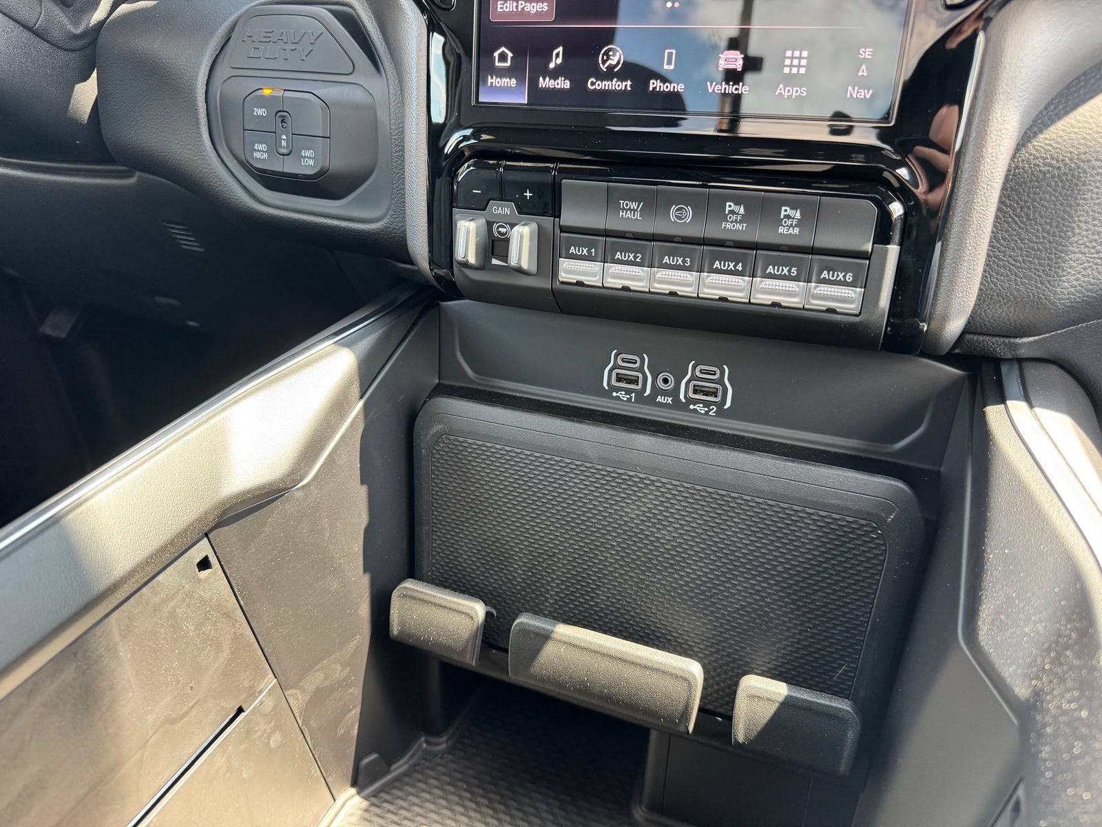 New 2027 RAM 3500 Big Horn AWD/4WD image 18