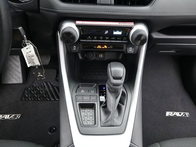 Used 2025 Toyota RAV4 LE image 7