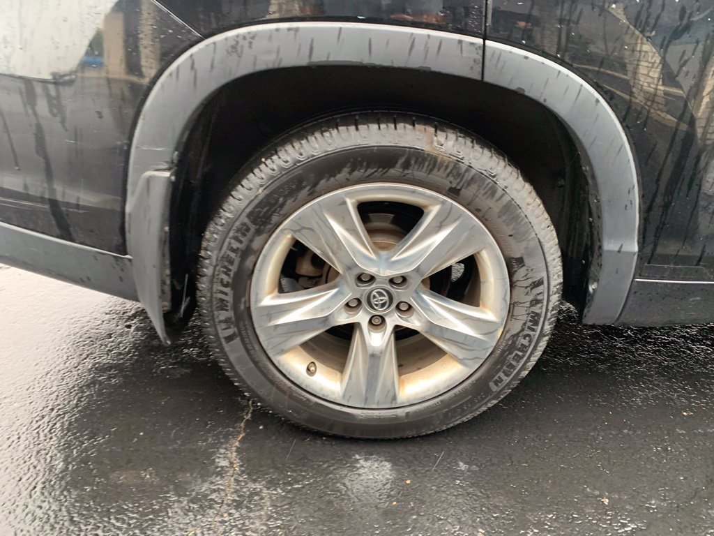 Used 2018 Toyota Highlander Limited w/ Protection Package #3 AWD/4WD image 17