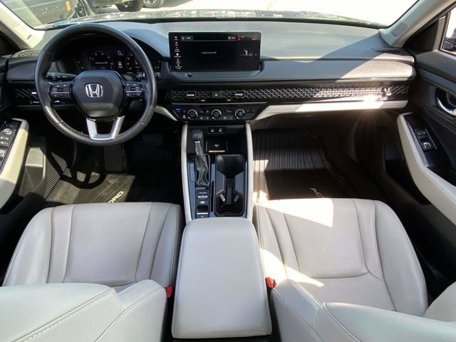 Used 2024 Honda Accord Touring image 10